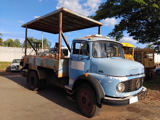 Lote de número 04 – um caminhão Mercedes Benz L 1113 1976 com lance inicial de R$ 7,6 mil