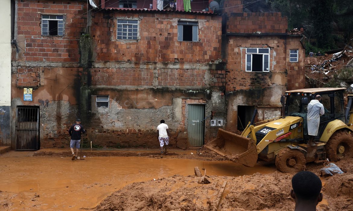 Inmet alerta para chuvas intensas e riscos graves em Minas Gerais