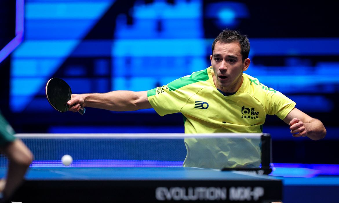 Hugo Calderano vence estreia e busca bicampeonato em Macau