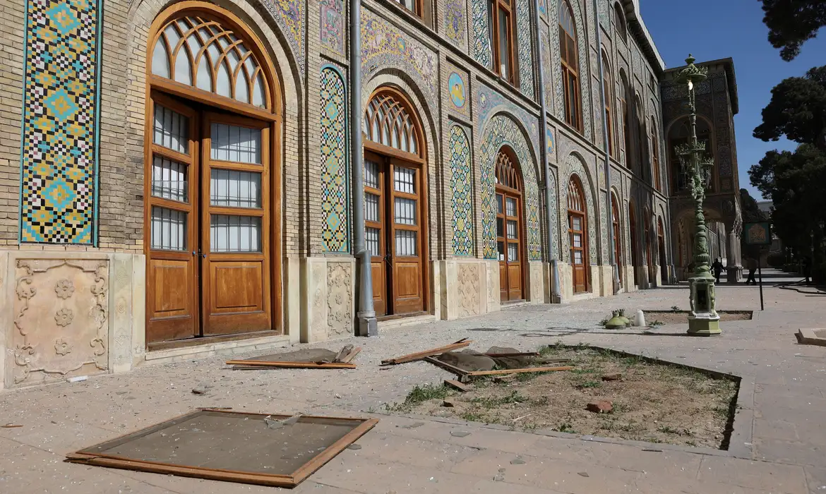 Ataque aéreo danifica Palácio de Golestan em Teerã, alerta Unesco