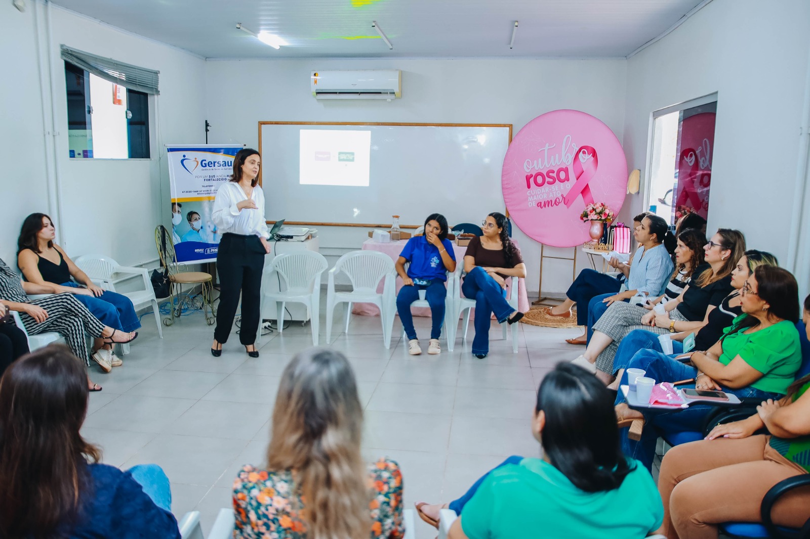 Sesau promove ação de prevenção e acolhimento para servidoras em Campo Grande