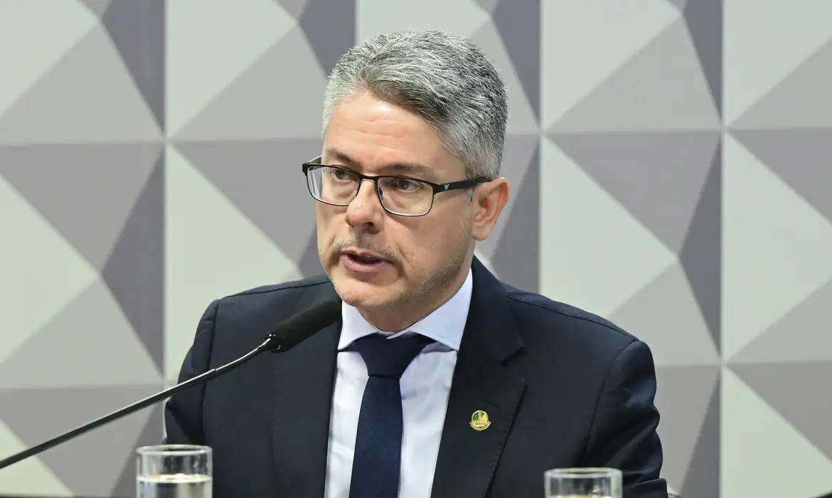 Relatório da CPI do Crime Organizado revela conexão de facções com o sistema financeiro