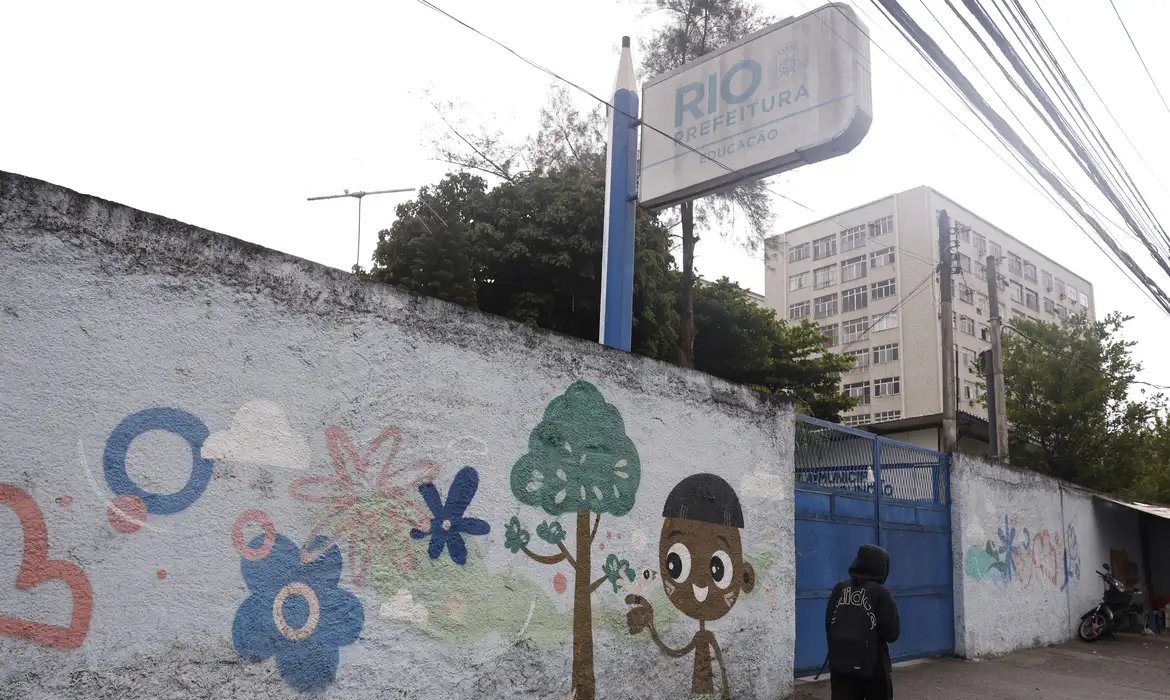 Violência no Rio compromete transporte e acesso à educação de estudantes