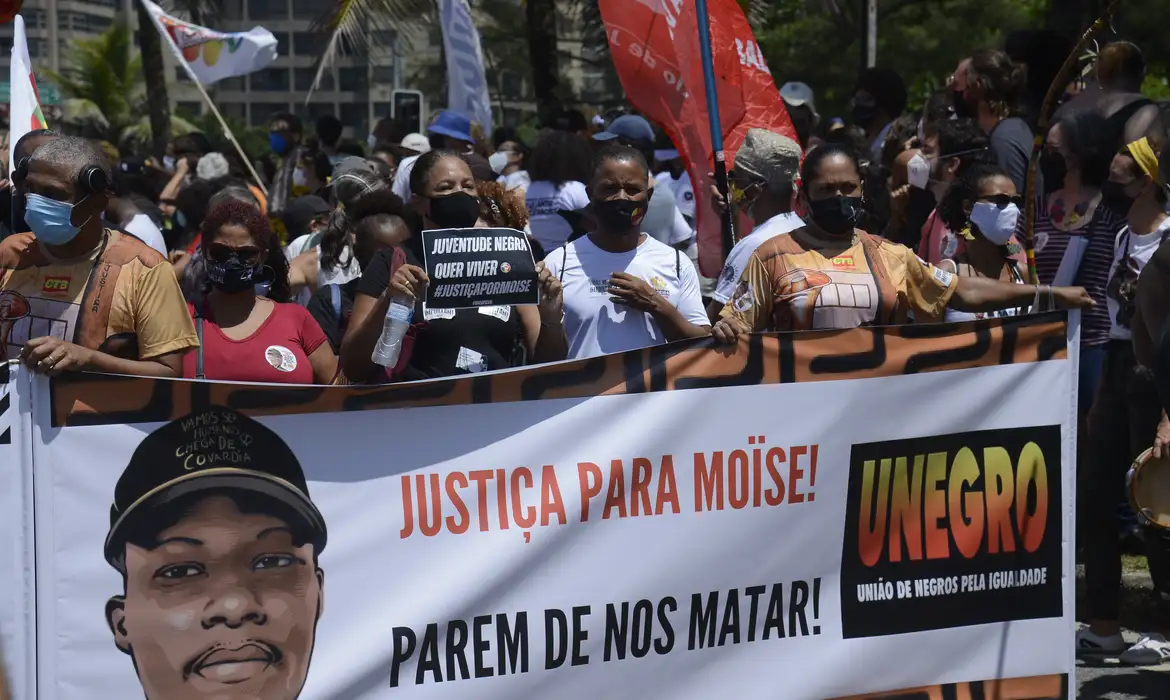 Justiça condena a 18 anos terceiro acusado pela morte de congolês no Rio
