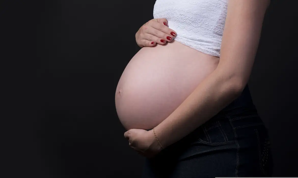 Lula sanciona lei que regulamenta profissão de doula no Brasil