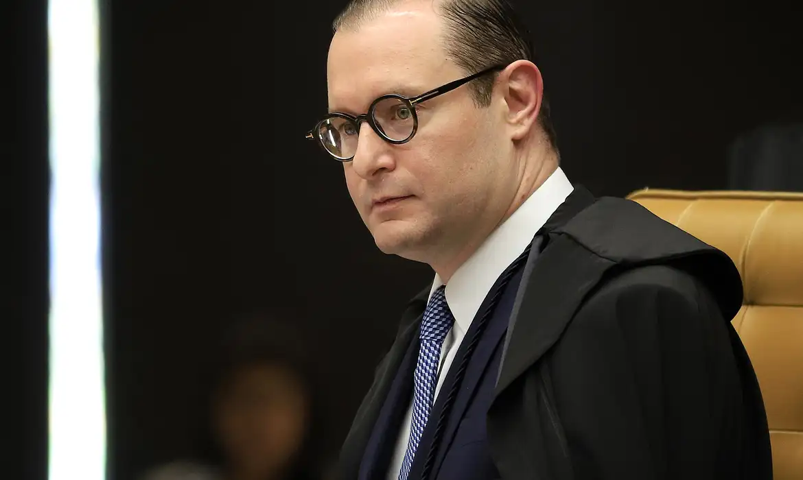 Ministro do STF vota pela condenação de deputados do PL por corrupção