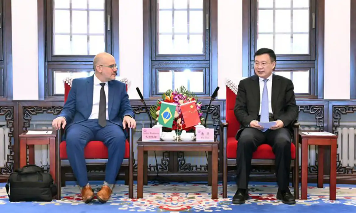 EBC fortalece parcerias estratégicas em visita institucional à China