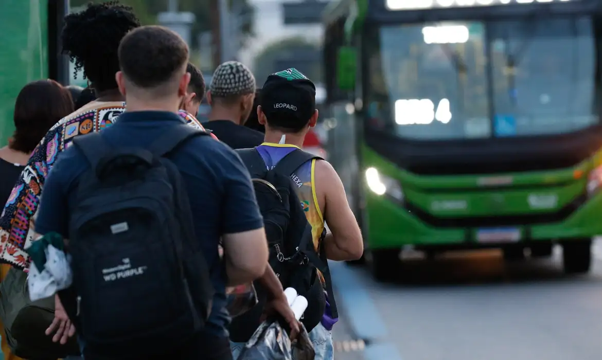 Setor de serviços no Brasil cresce 0,3% e alcança nível recorde