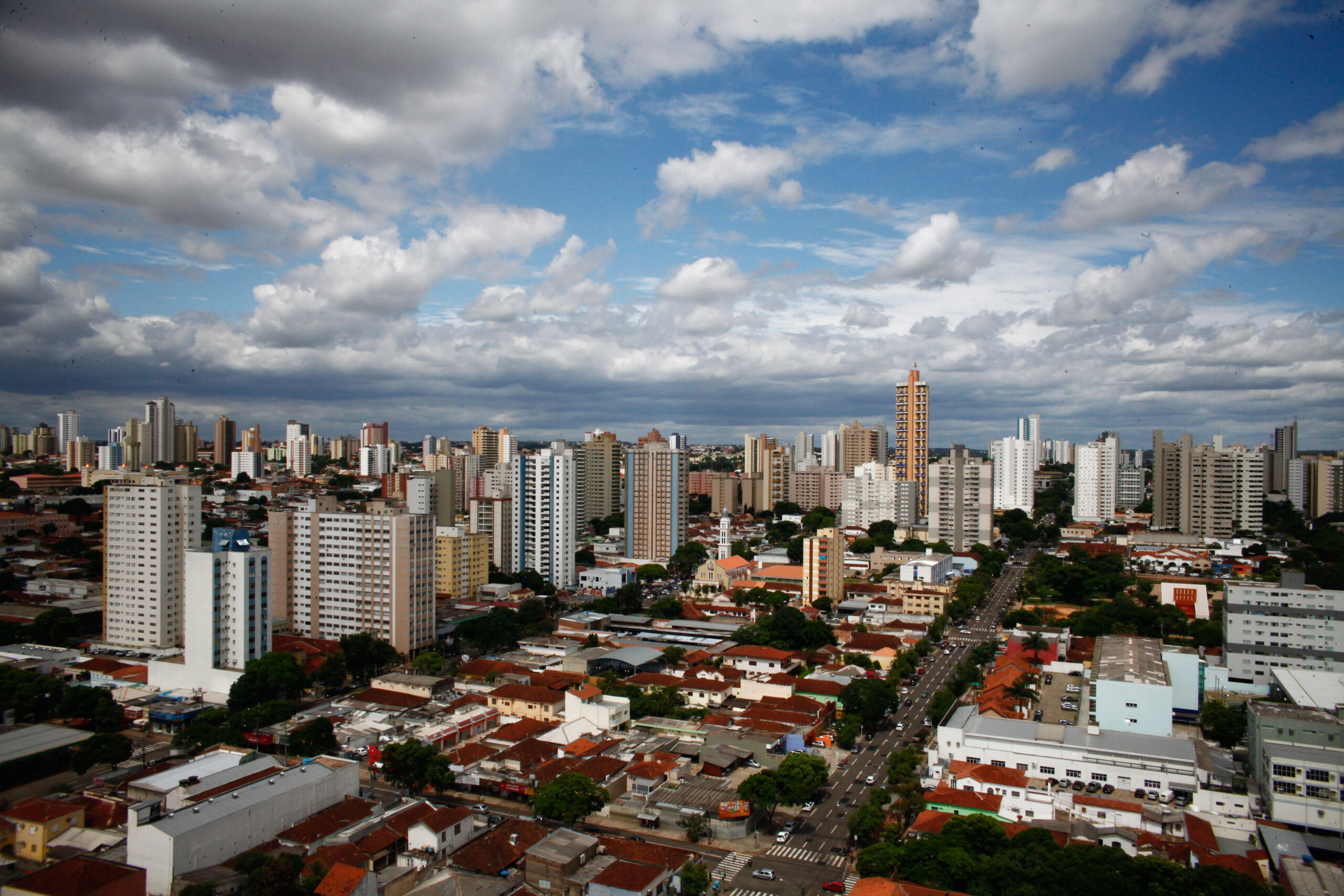 Defesa Civil de Campo Grande emite alerta amarelo para chuvas e ventos fortes