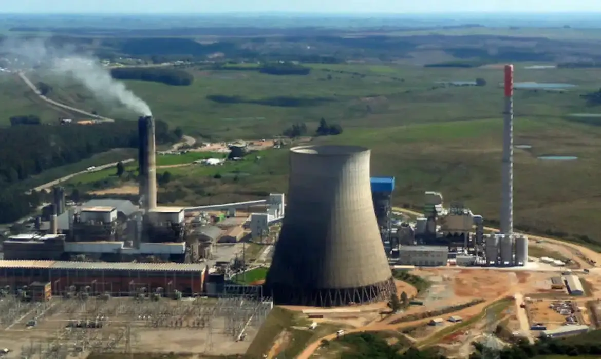 Ação judicial questiona usinas a carvão em leilão de energia 2026