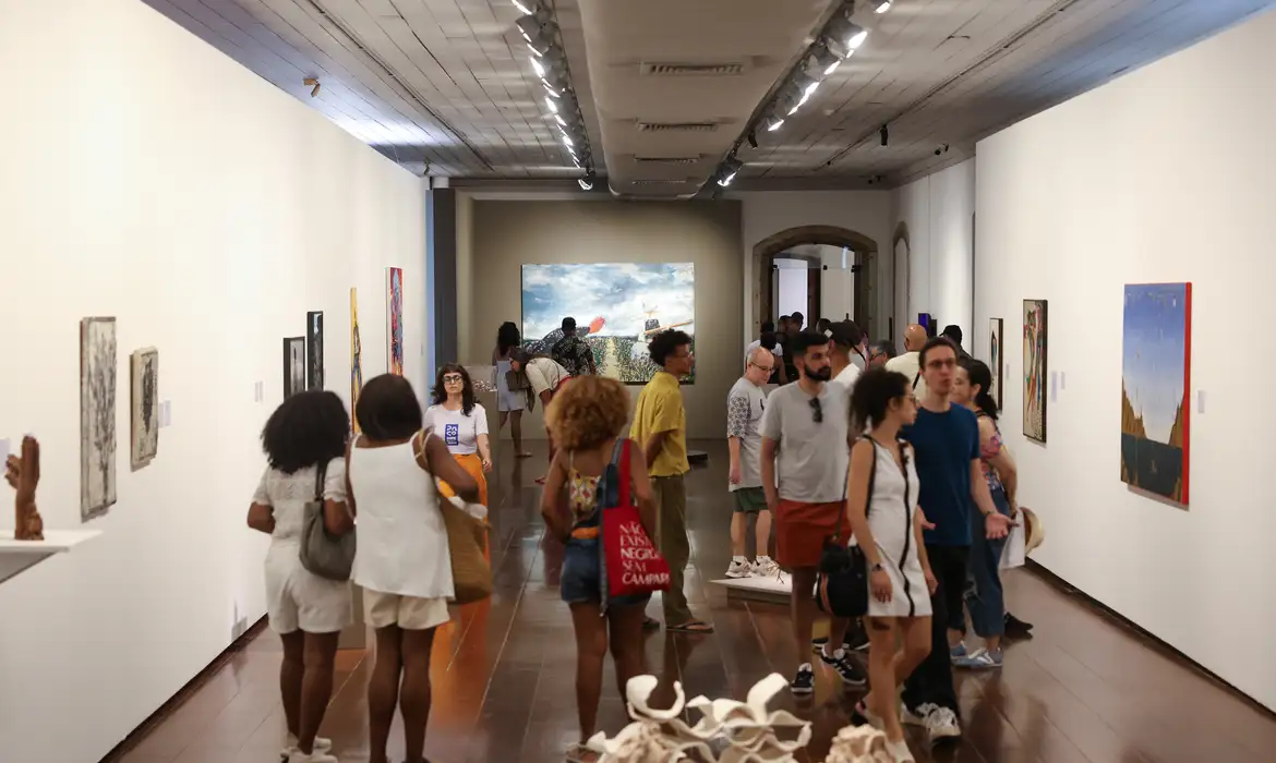 Paço Imperial celebra 40 anos com exposição de mais de 100 artistas