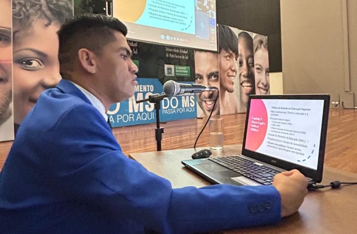 Servidor da UEMS é o primeiro mestre com deficiência em MS e inspira inclusão