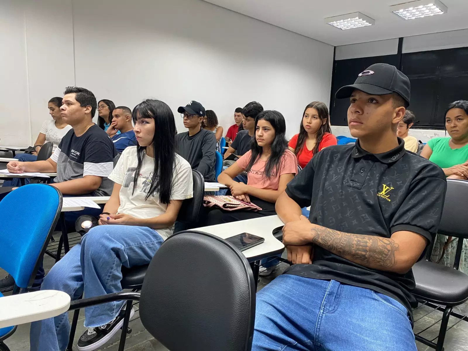 Sejuv certifica 349 jovens e visa 2 mil atendimentos até 2026