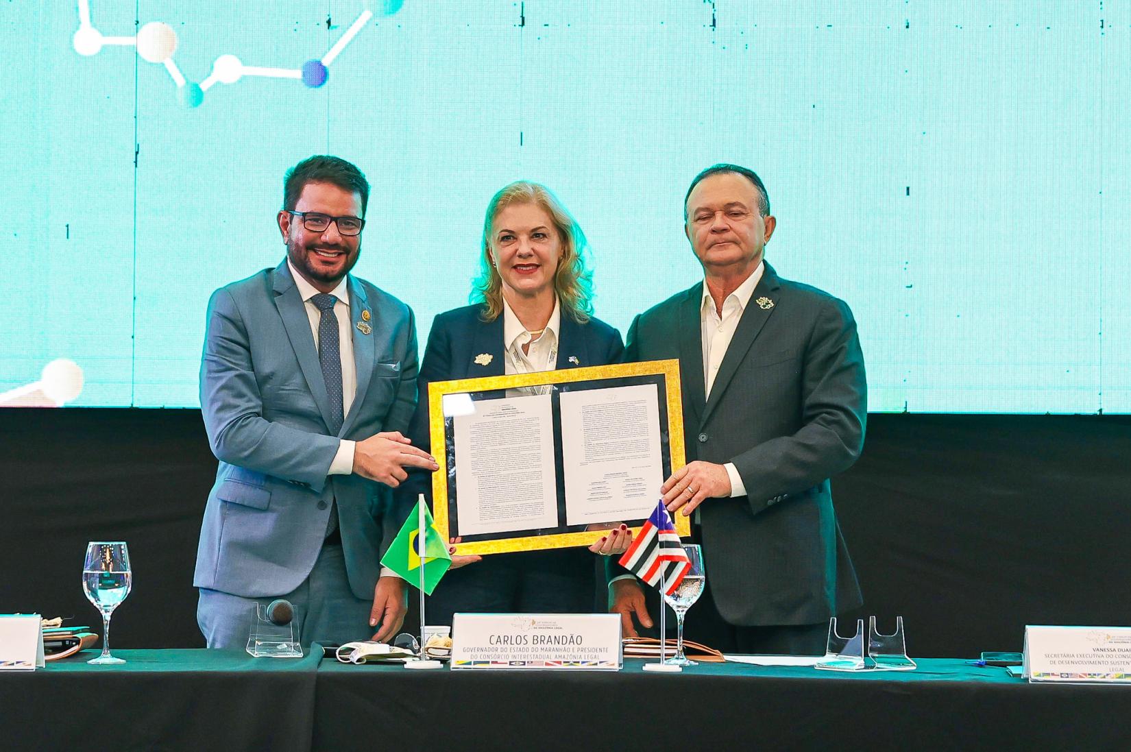 Silvia Rucks é homenageada no 29° Fórum de Governadores da Amazônia Legal