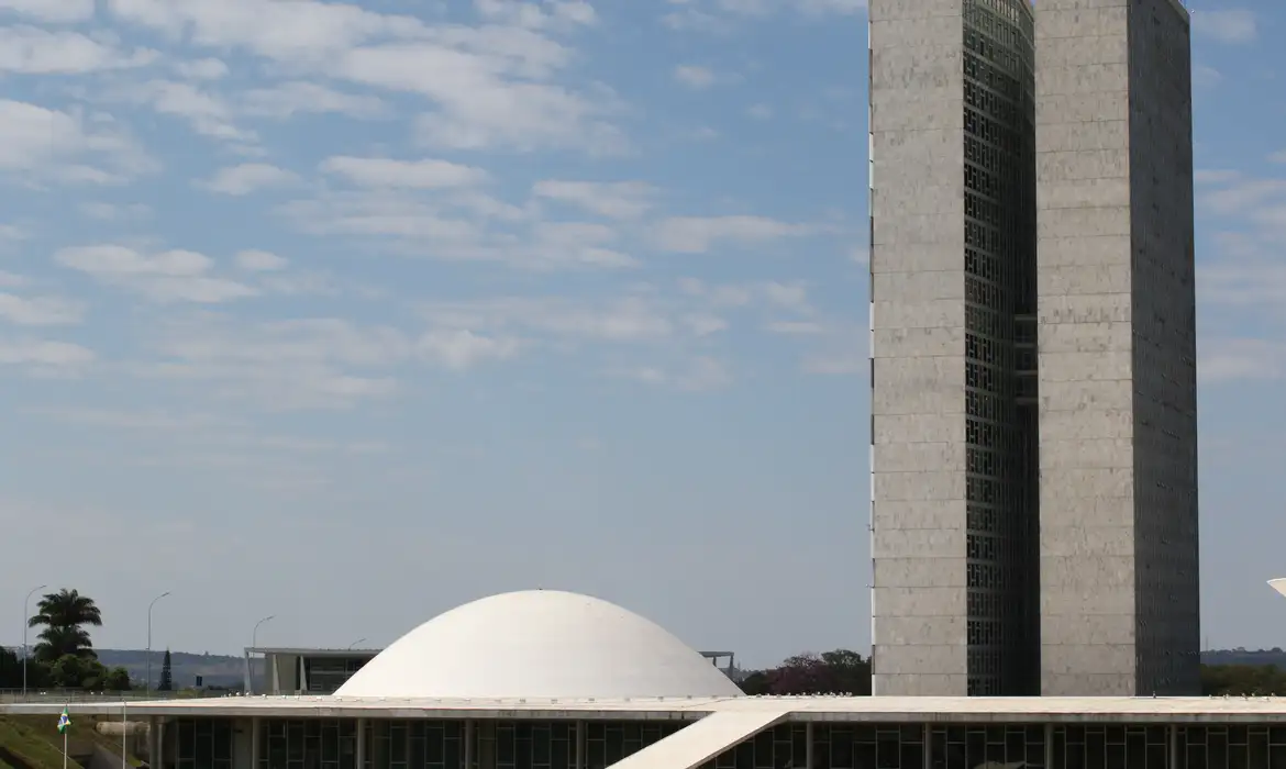 Câmara autoriza ANP a acessar dados fiscais para combater fraudes