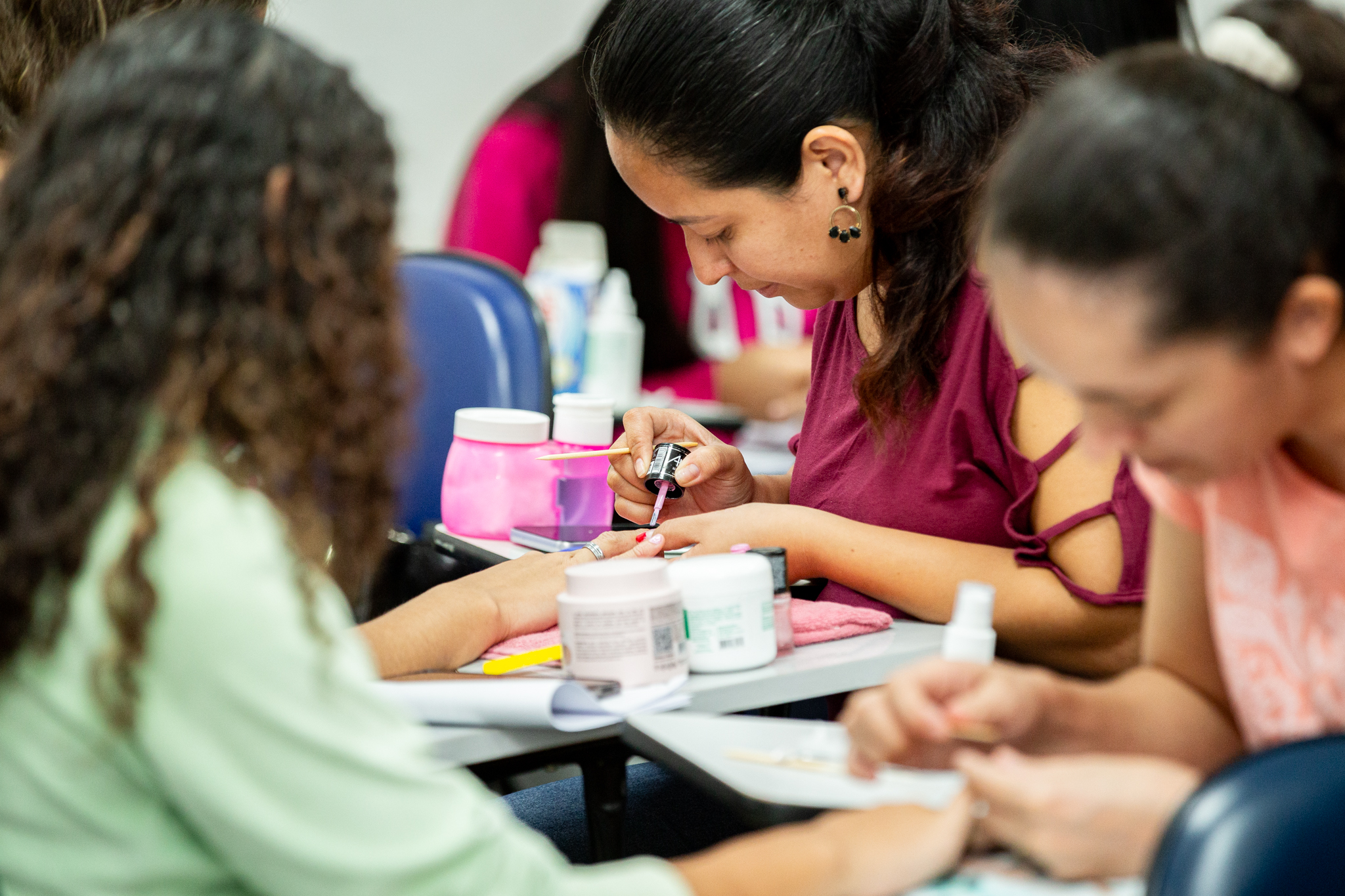 Semu oferece cursos gratuitos de customização e manicure em Campo Grande
