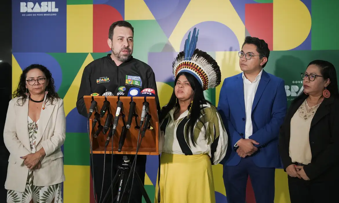 Governo suspende concessão de hidrovias na Amazônia após pressão indígena
