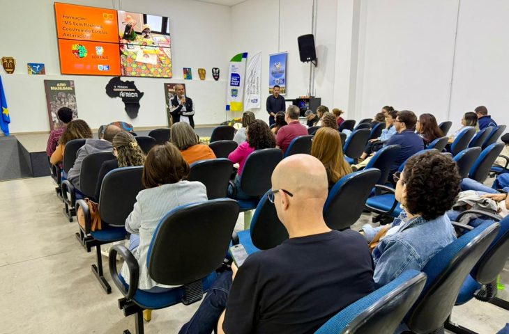 Governo de MS promove formação para diretores em escolas antirracistas