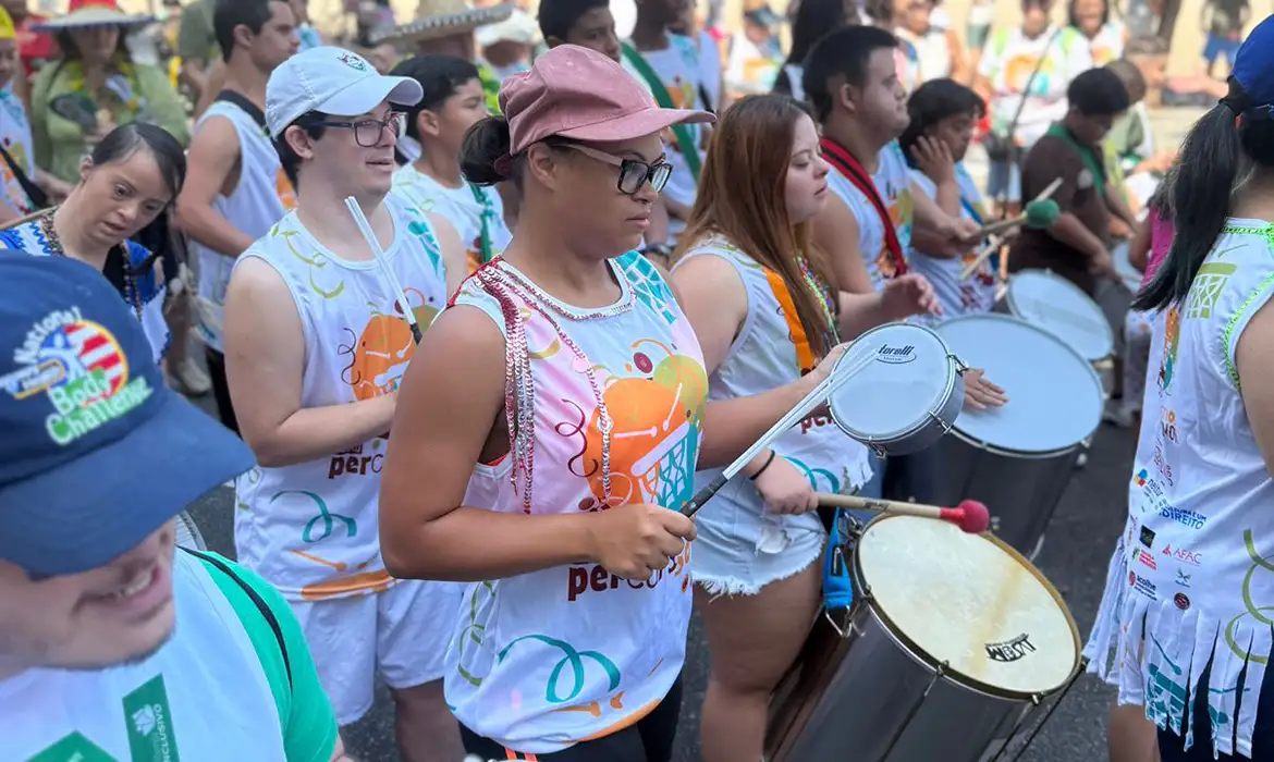 Bloco Percussomos do Amor destaca inclusão no carnaval de Niterói