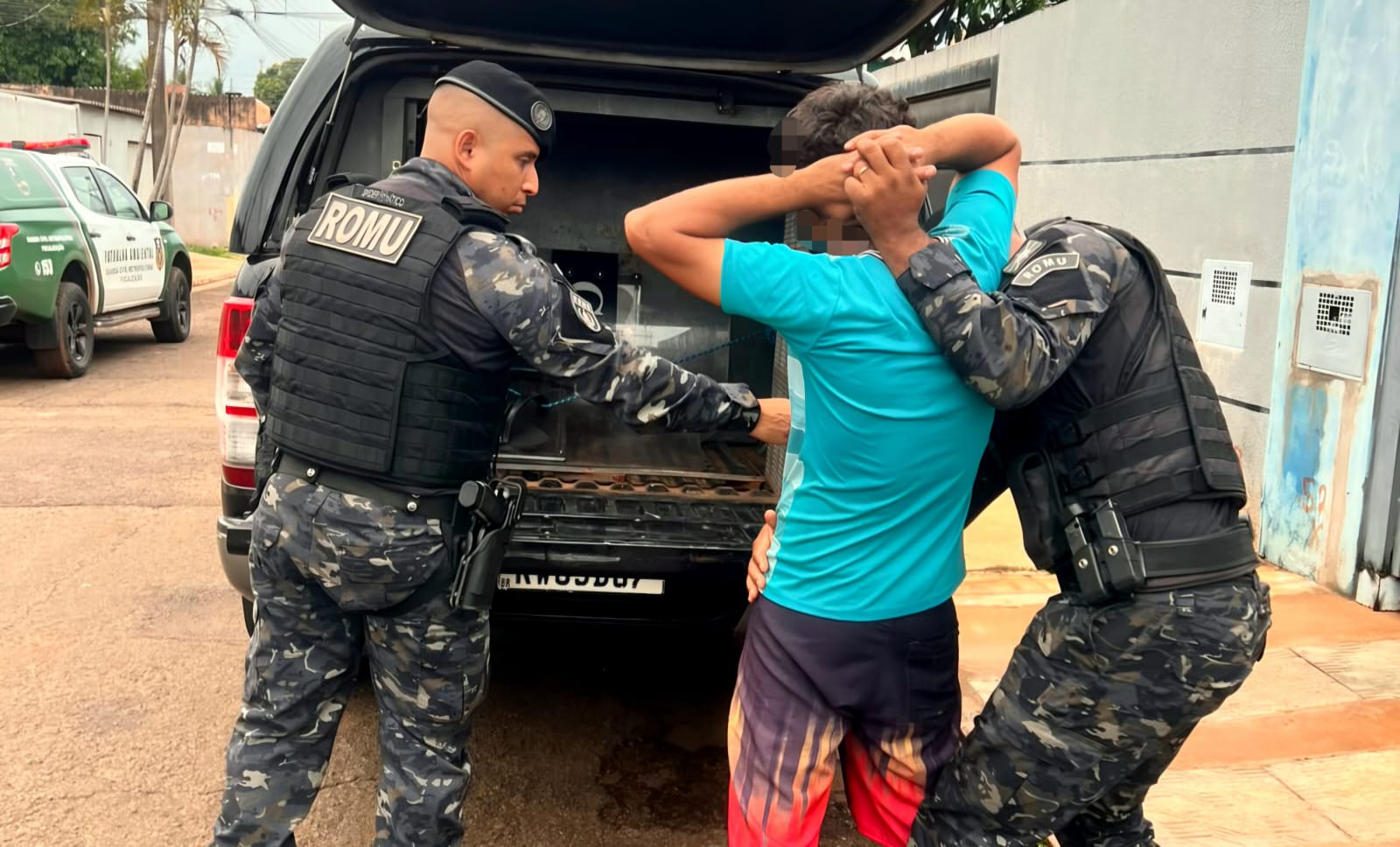 GCM apreende peças de semáforos e fecha ferro-velho clandestino em MS