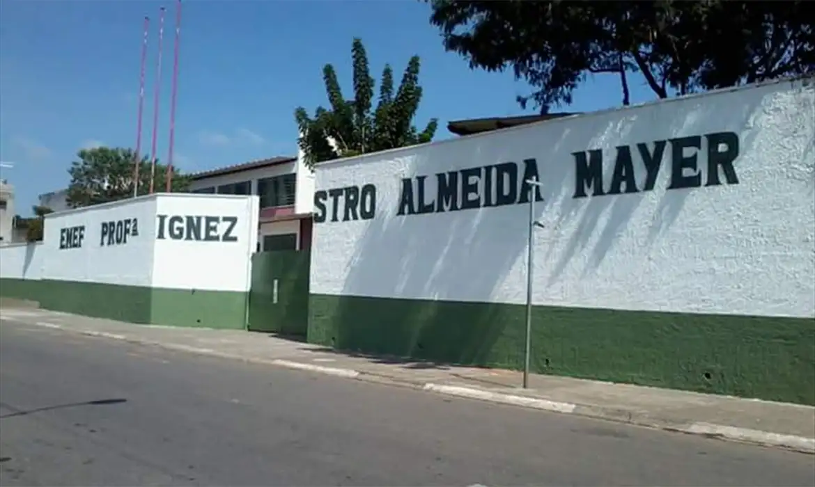Professora é ferida ao impedir ataque em escola de Suzano