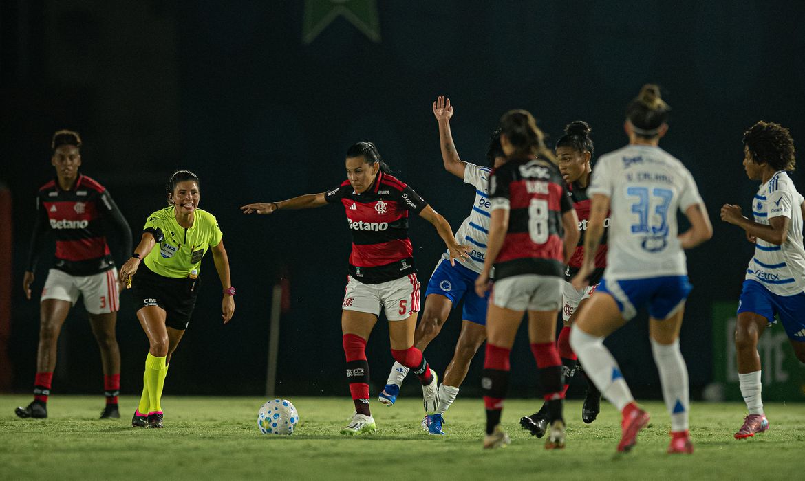 Flamengo e Cruzeiro empatam no Brasileirão Feminino Série A1