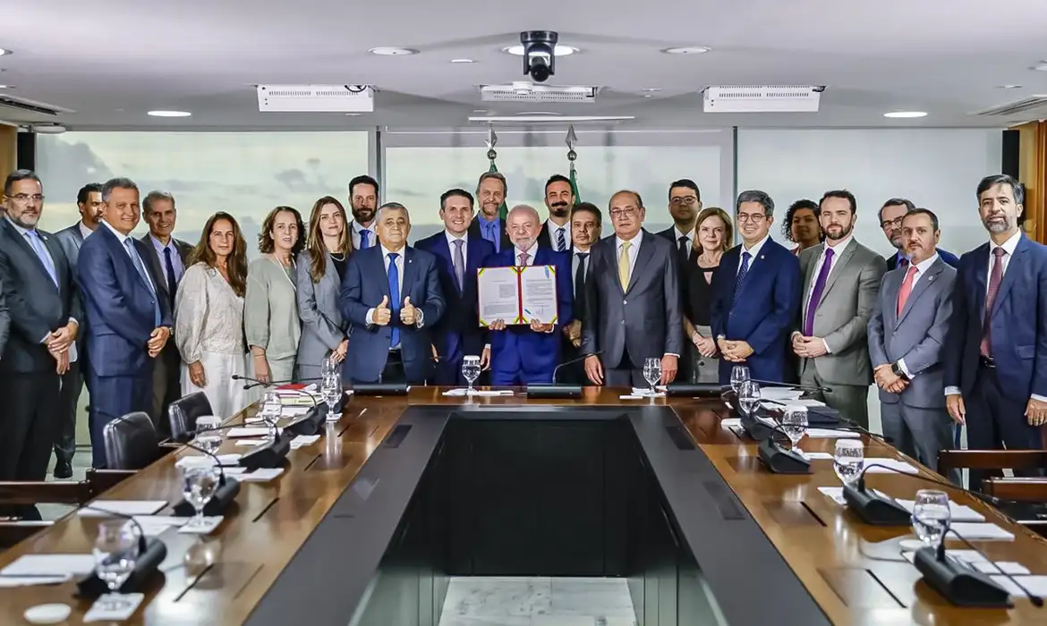 Lula sanciona lei antifacção com penas mais duras e apreensão de bens
