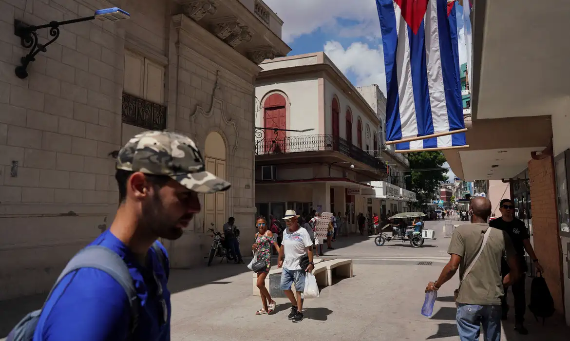 Marinha do México localiza veleiros com ajuda humanitária para Cuba