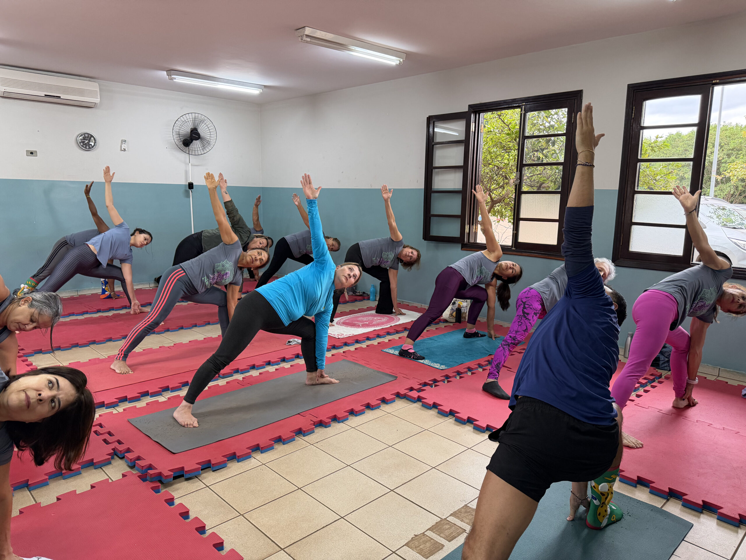 Aulas de Yoga Gratuitas em Campo Grande Promovem Bem-Estar e Qualidade de Vida