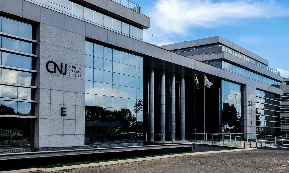 CNJ e CNMP regulamentam novos benefícios para juízes e membros do MP