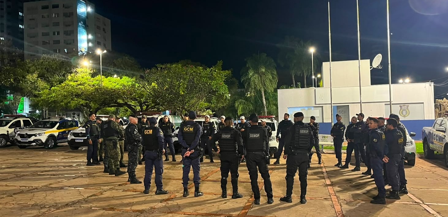GCM realiza operação de segurança no centro de Campo Grande e cumpre mandados