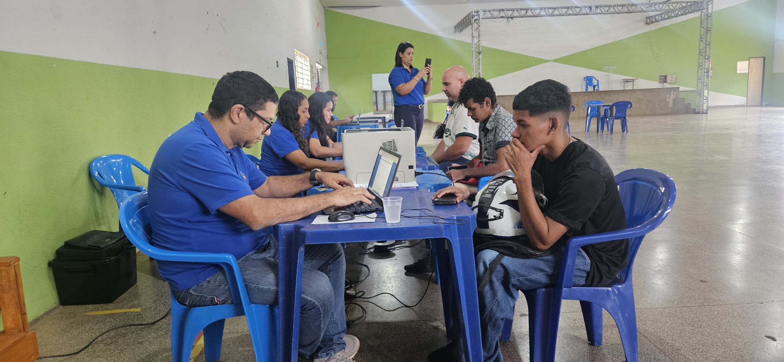 Emprega CG leva oportunidades de emprego ao Coophavila II em Campo Grande