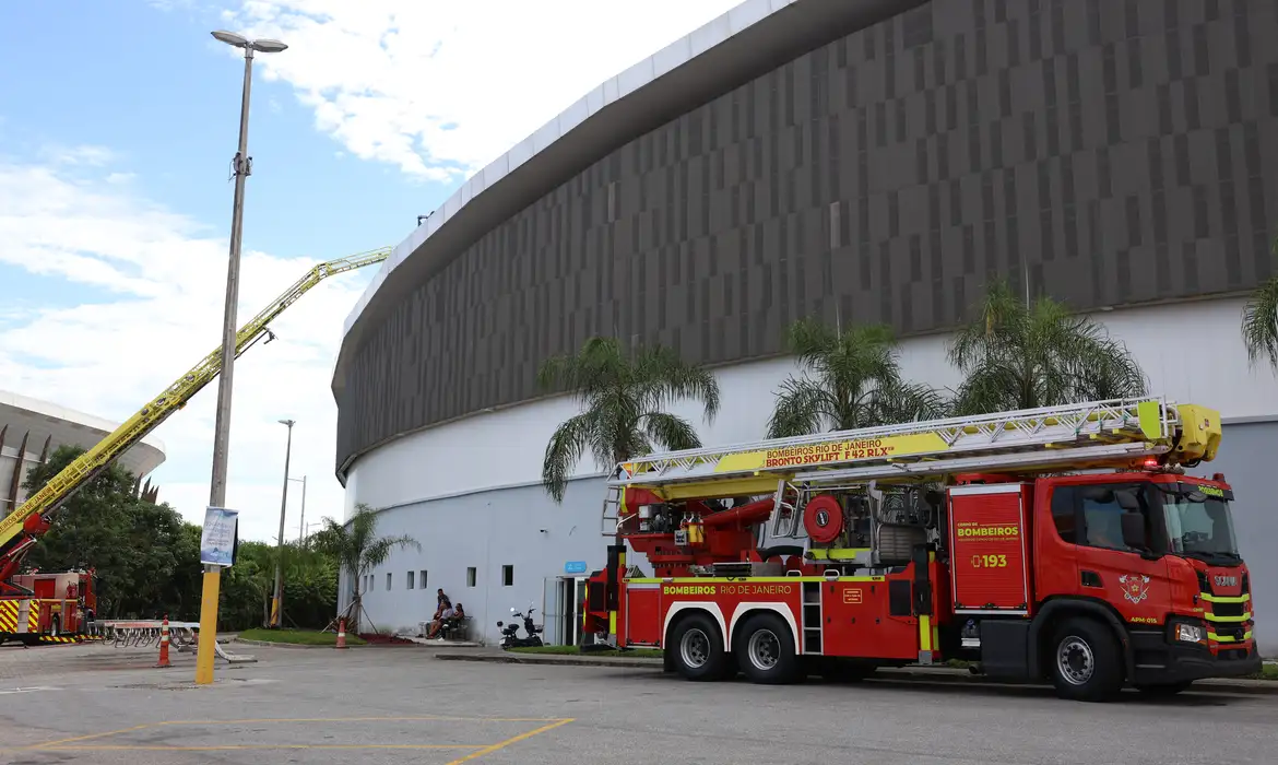 Incêndio no Velódromo do Rio causa interdição parcial, mas pista permanece intacta