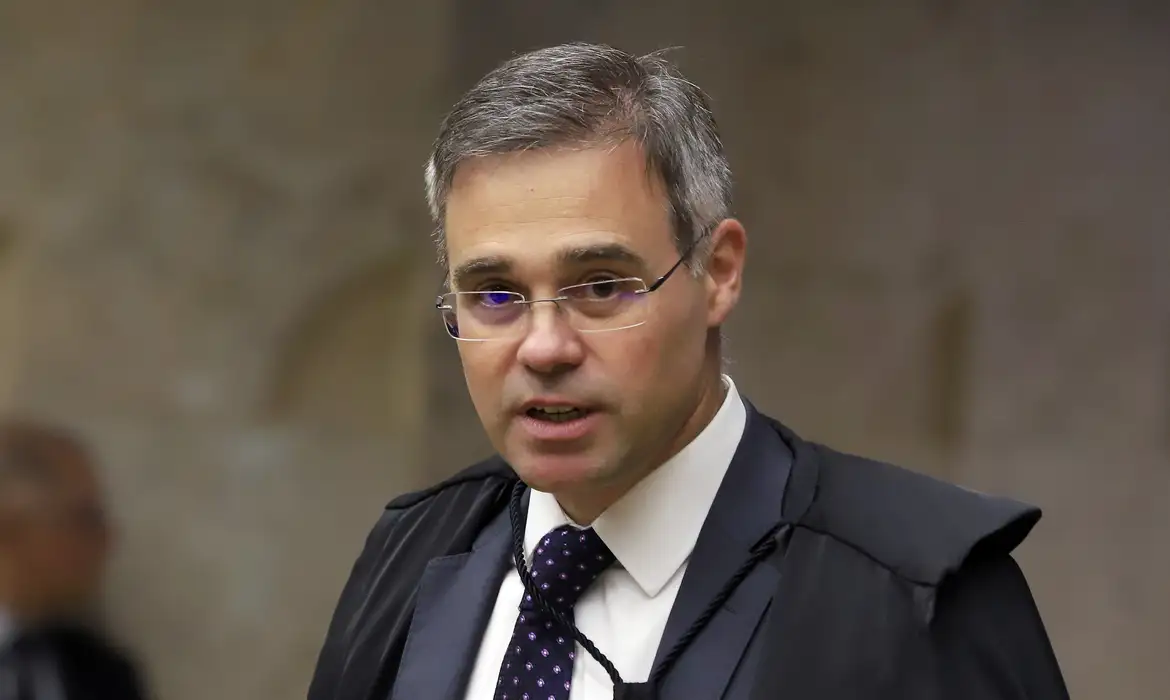 Mendonça determina que Alcolumbre prorrogue CPMI do INSS