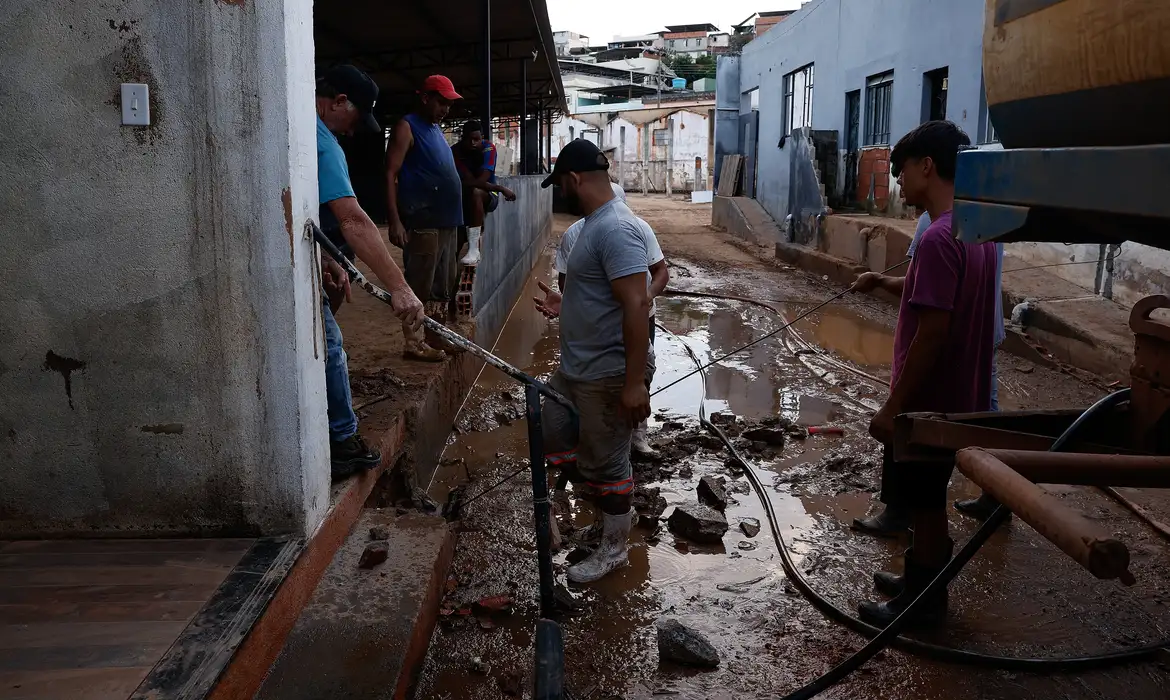 Tempestades causam emergência em cidades de MG, RJ e SP
