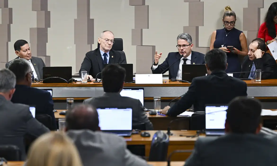 CPI do Crime aprova investigação sobre beneficiários do Banco Master