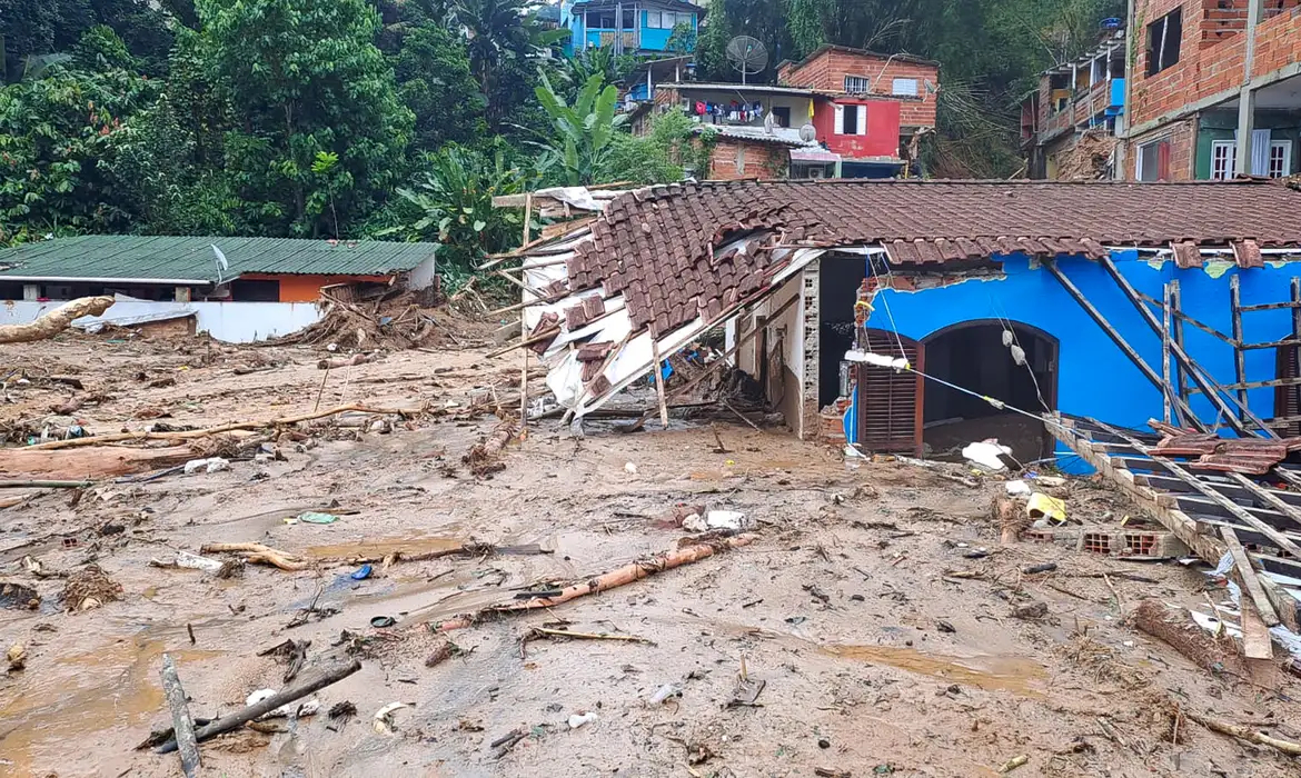 Desastres Climáticos Afetam 90% das Cidades Brasileiras em Três Décadas