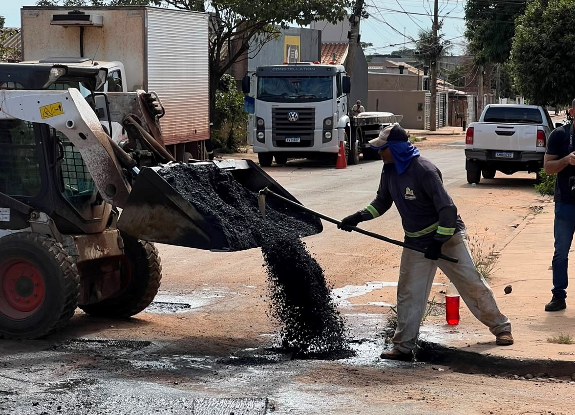 Prefeitura de Campo Grande intensifica tapa-buracos com 12 frentes de trabalho