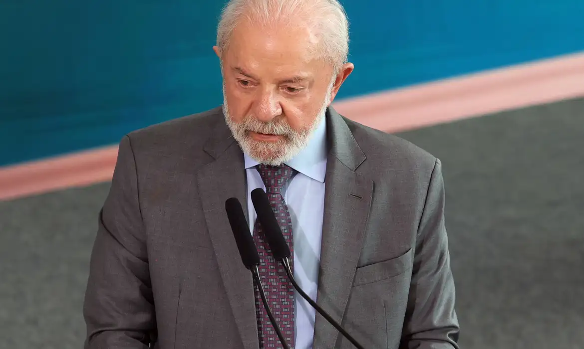 Lula condena colonialismo e pede reformulação da ONU em cúpula Celac-África
