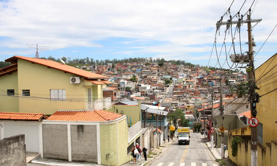 Moradores de Perus denunciam fraude em audiência sobre incinerador