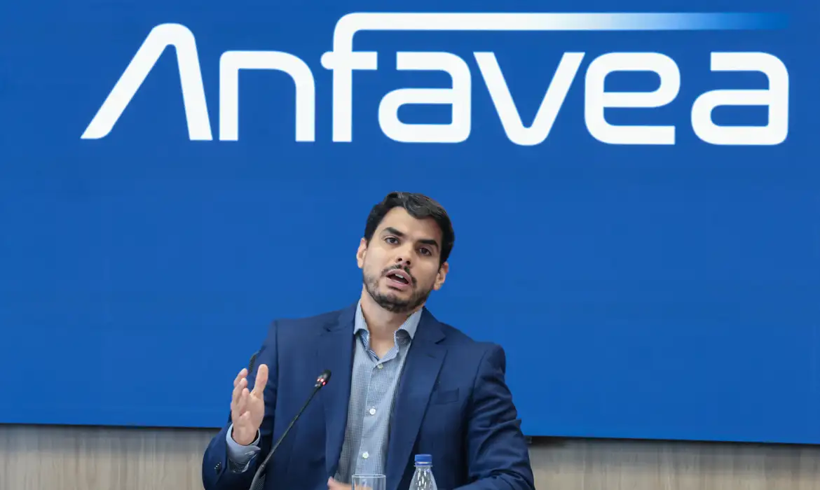 Vendas de veículos no Brasil crescem 8,6% em fevereiro, diz Anfavea
