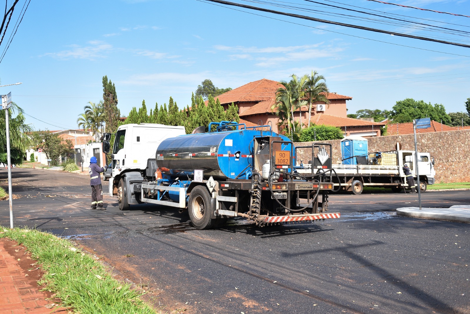 Campo Grande investe R$ 5,2 milhões em asfalto e trator rural