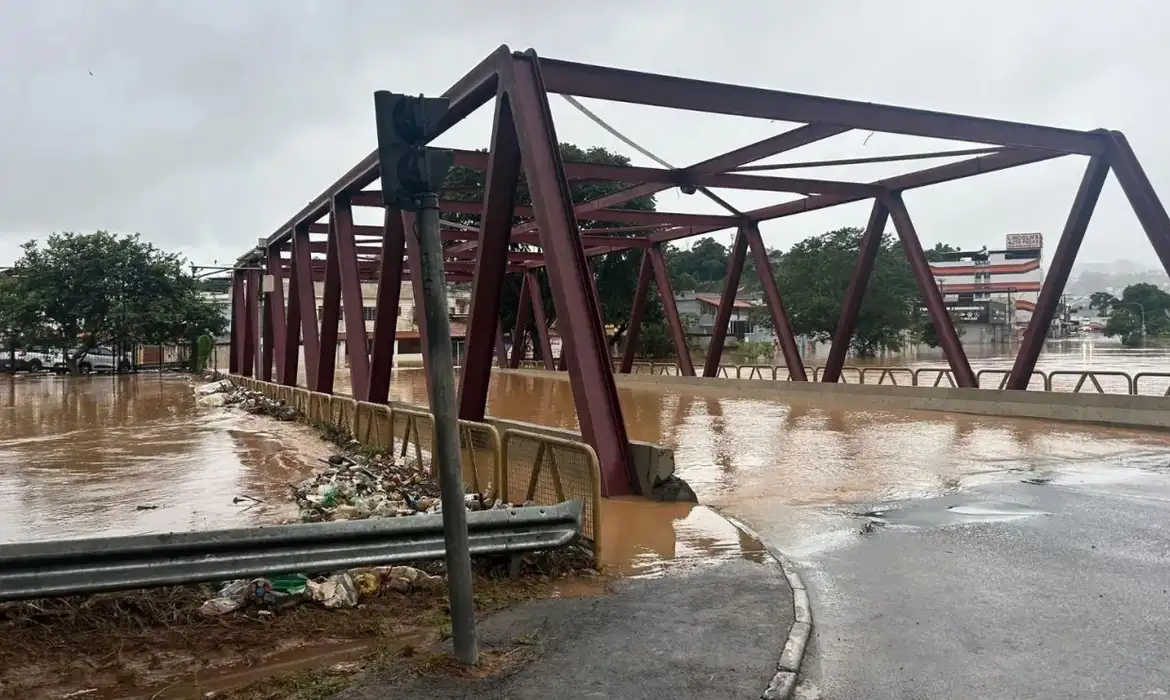 Governo reforça atendimento a vítimas das chuvas em Minas Gerais
