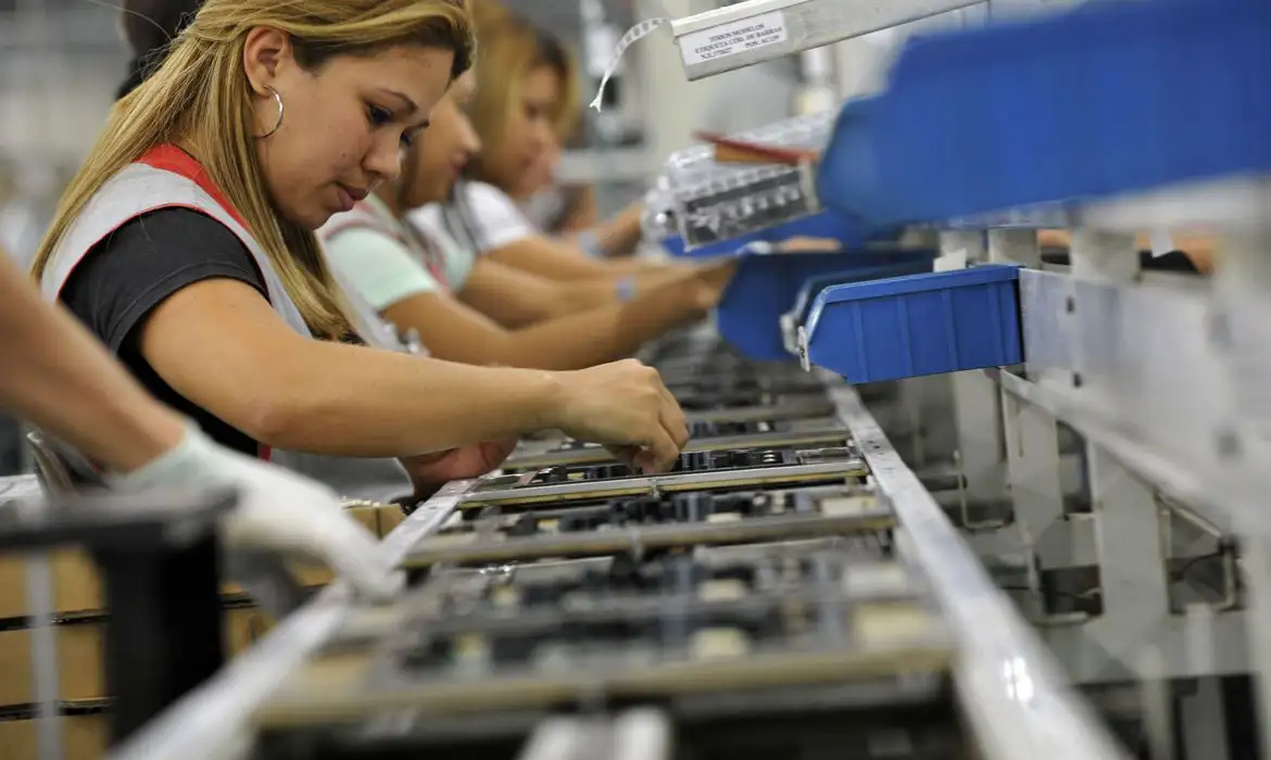 Governo revisa tarifas de importação e mantém preços estáveis em eletrônicos