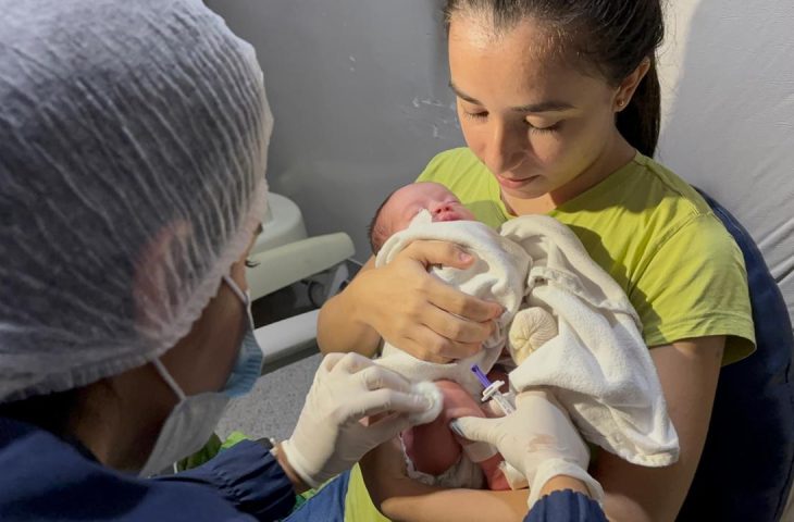 MS inicia vacinação contra bronquiolite em bebês prematuros e crianças com risco