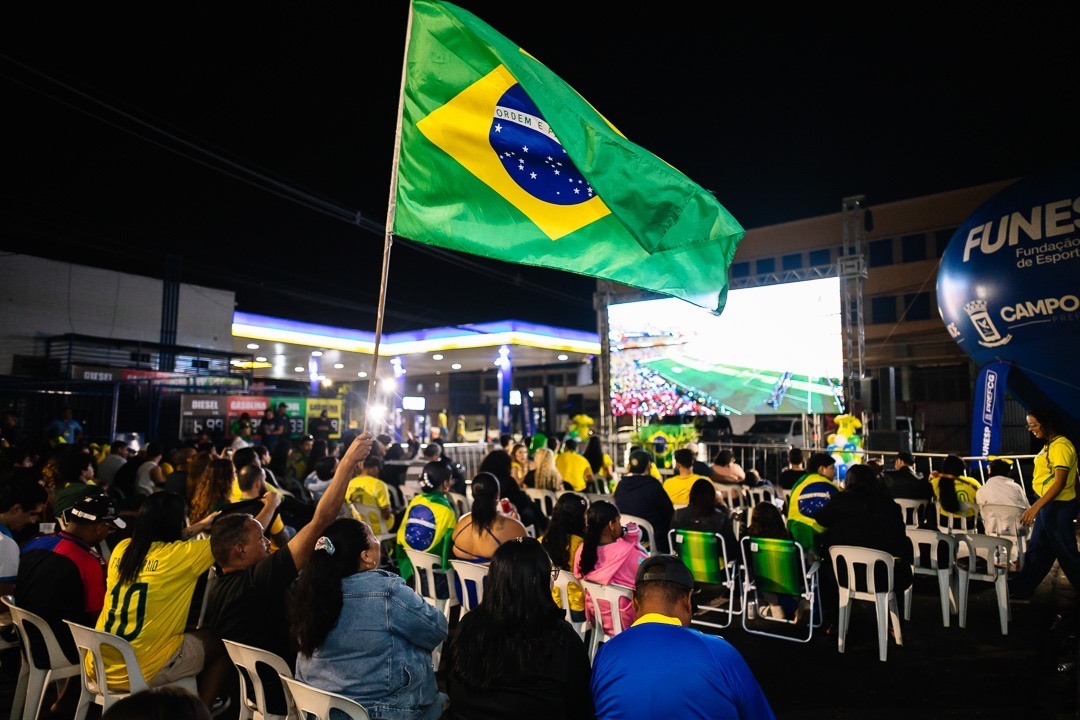 Crianças Transformam Rua da Cidade da Copa em Ação Artística