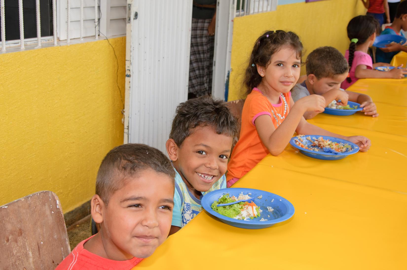 Delegação de cinco países africanos visita Brasil para estudar alimentação escolar
