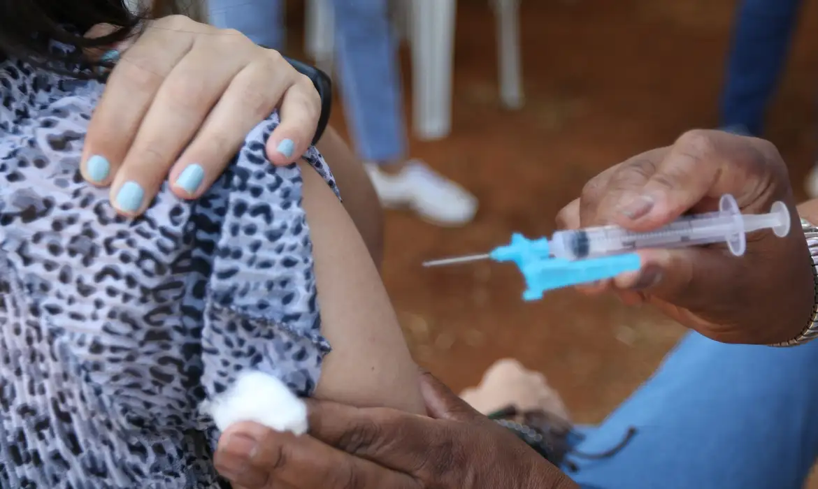 Vacinação contra HPV alcança quase 96% entre jovens em São Paulo