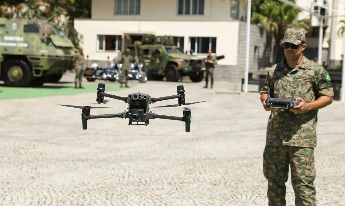 Fuzileiros Navais adotam drones e novas tecnologias para defesa e resgate
