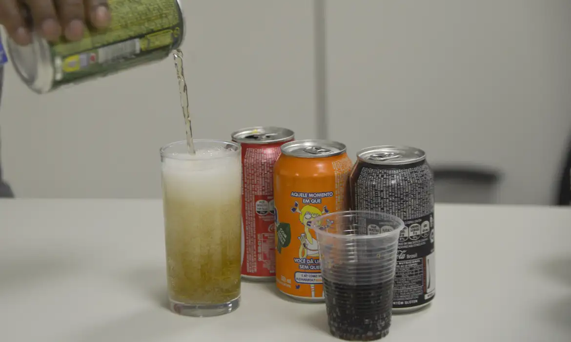 Fatores sociais impulsionam consumo de ultraprocessados por crianças